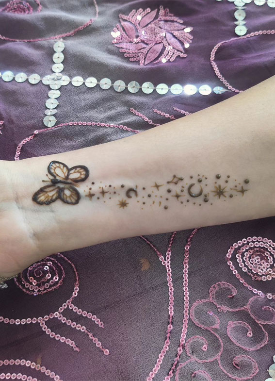 20 Simple Henna Ideas for Stylish Expressions : Butterfly Twinkles in The Light