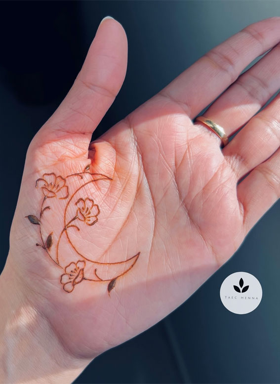 20 Simple Henna Ideas for Stylish Expressions : Minimalist Floral Crescent Moon Henna