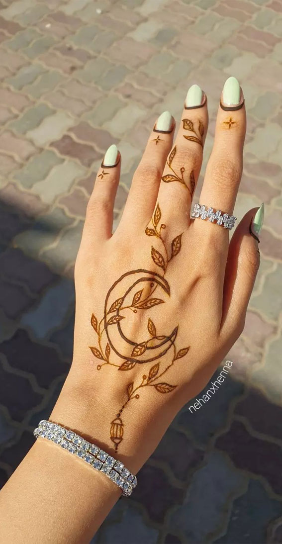 33 Trendy Henna Designs To Inspire : Crescent Moon & Vine Henna on Hand
