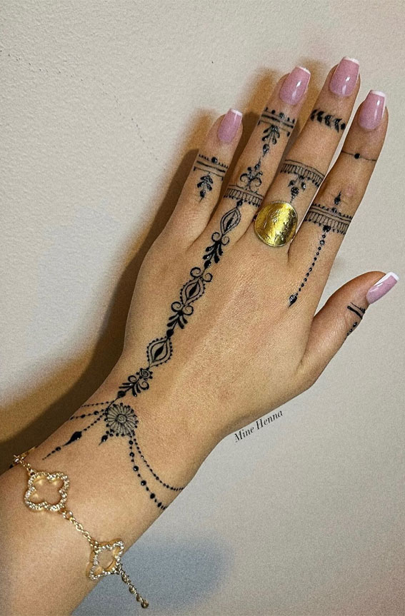 33 Trendy Henna Designs To Inspire : Feminine Flourish