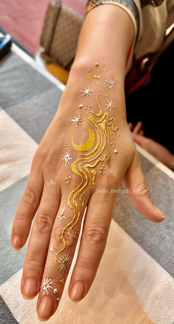 33 Trendy Henna Designs To Inspire : Gold and Silver Henna