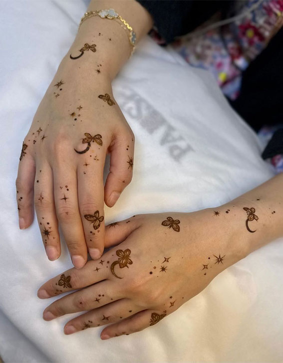33 Trendy Henna Designs To Inspire : Butterfly & Sparkles
