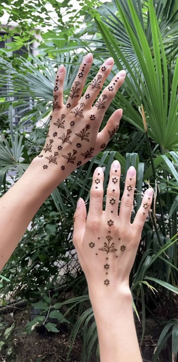25 Mesmerizing Henna Designs : Two Flower Patterns