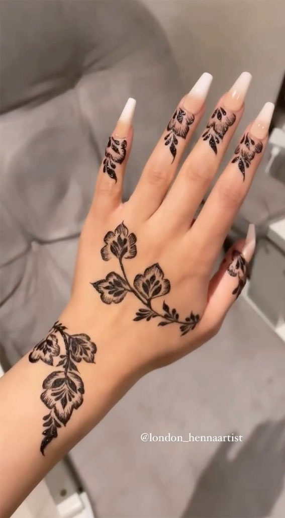 25 Mesmerizing Henna Designs : Elegant Floral Henna on Hand