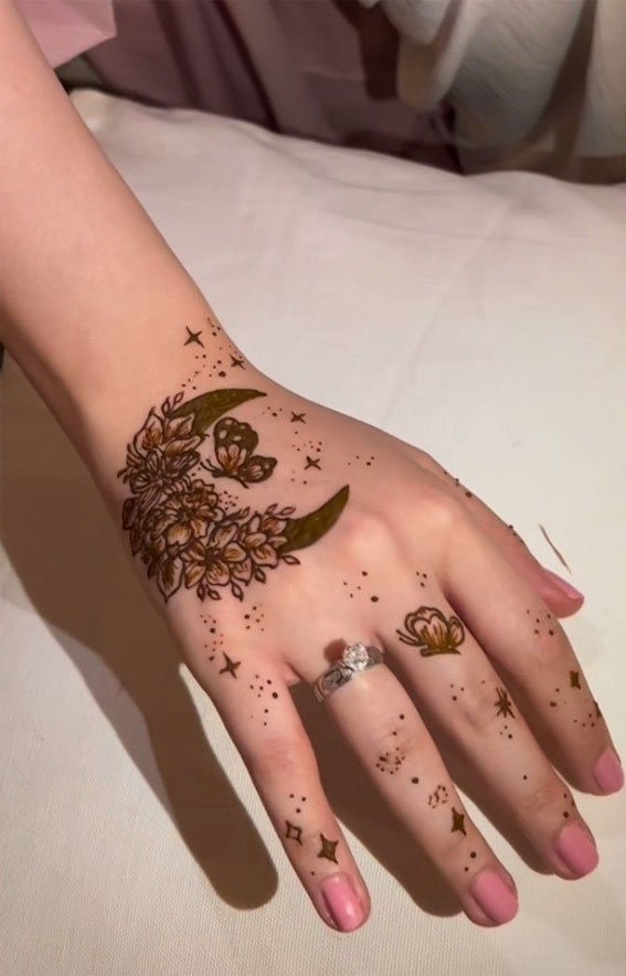 25 Mesmerizing Henna Designs : Flower Moon & Butterflies